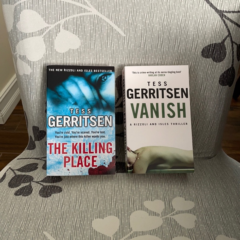 2 Tess Gerritsen thrillers. Rizzoli and Isles thriller. Book keeps you interest